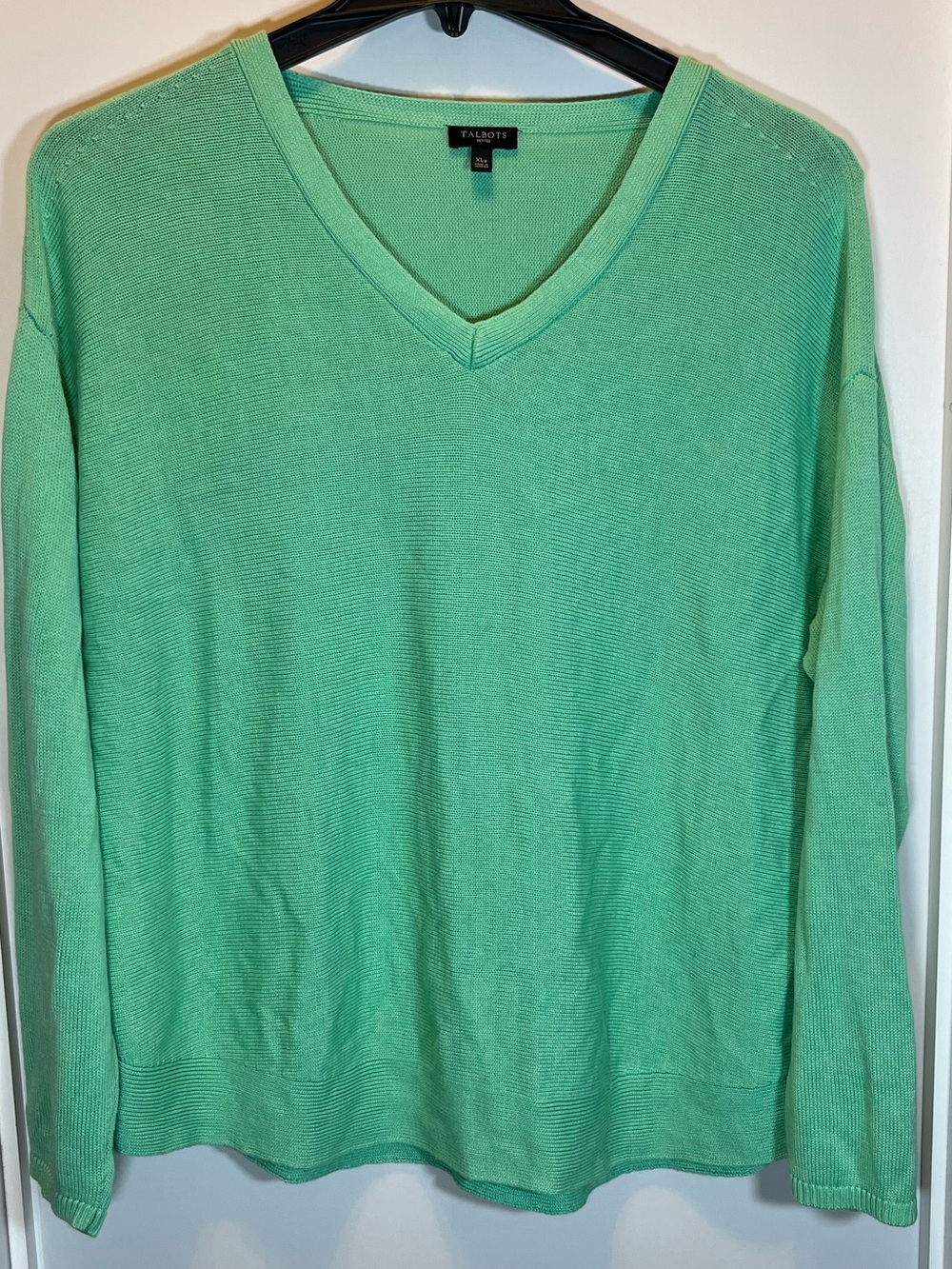 Talbots petites XL Ladies Mint Green V-Neck Sweater
